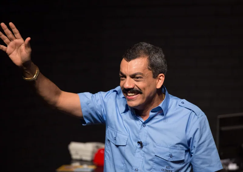 Teatro das Artes recebe espetáculo “O Porteiro”, que deu origem ao longa de mesmo nome em cartaz