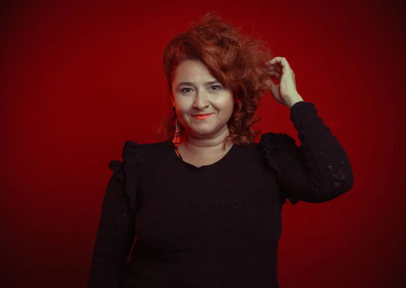 Angela Ribeiro assina dramaturgia do espetáculo “Burnout” a convite do Coletivo Amapola