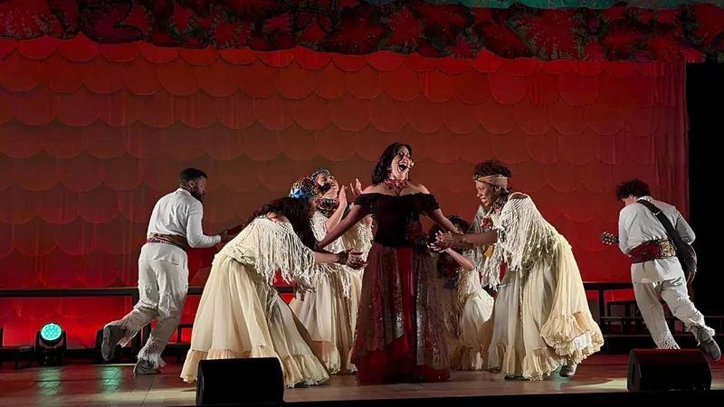 Fafá de Belém, o Musical celebra 50 anos de carreira da artista no Teatro Claro Mais SP