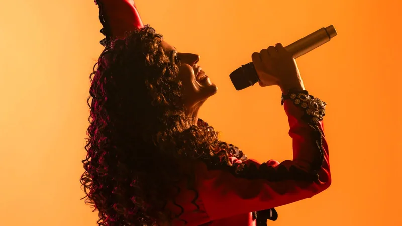 Camilla Camargo vive Gloria Estefan no musical que estreia em São Paulo em 6 de novembro