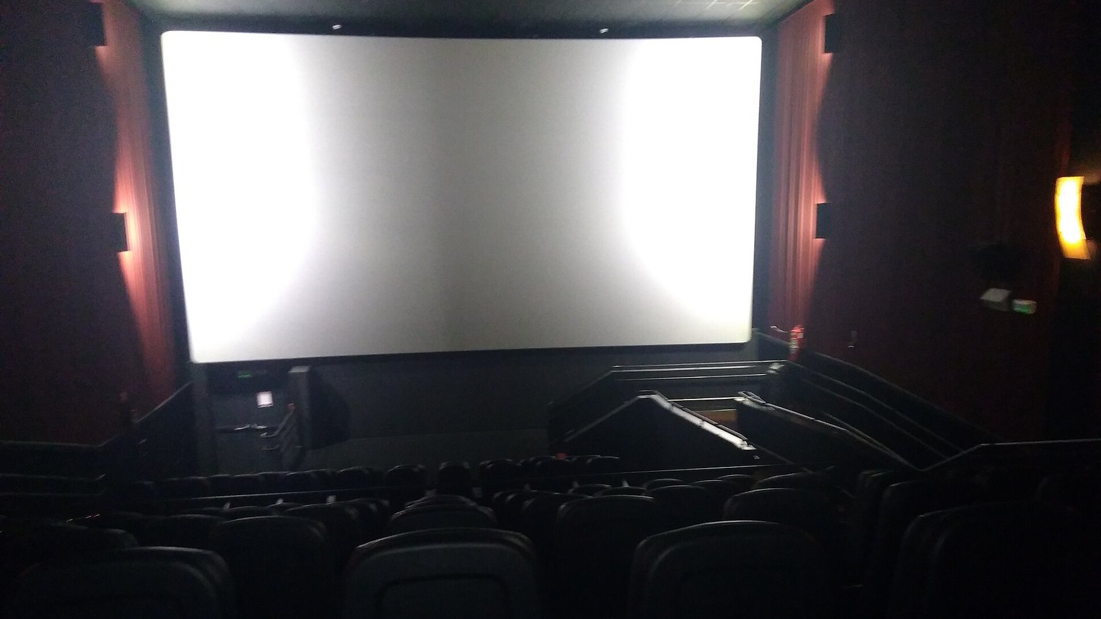 Sala 3 do Cinemark Cidade São Paulo, em 2018: a primeira janela, que os exibidores querem segurar por 45 dias e o projeto de lei brasileiro fixa em nove semanas.